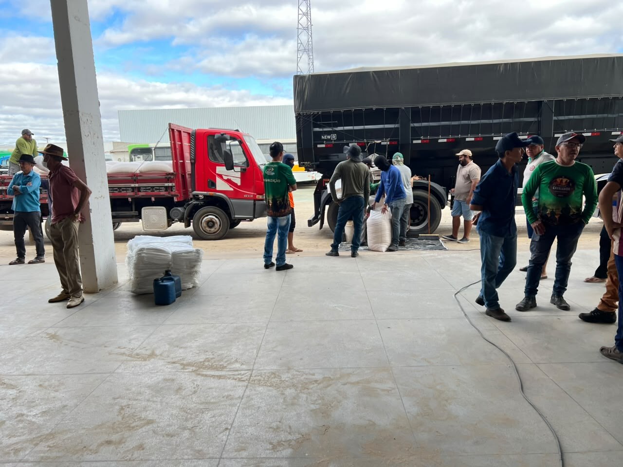 Jacobina do Piauí custeia transporte de milho para apoiar produtores rurais