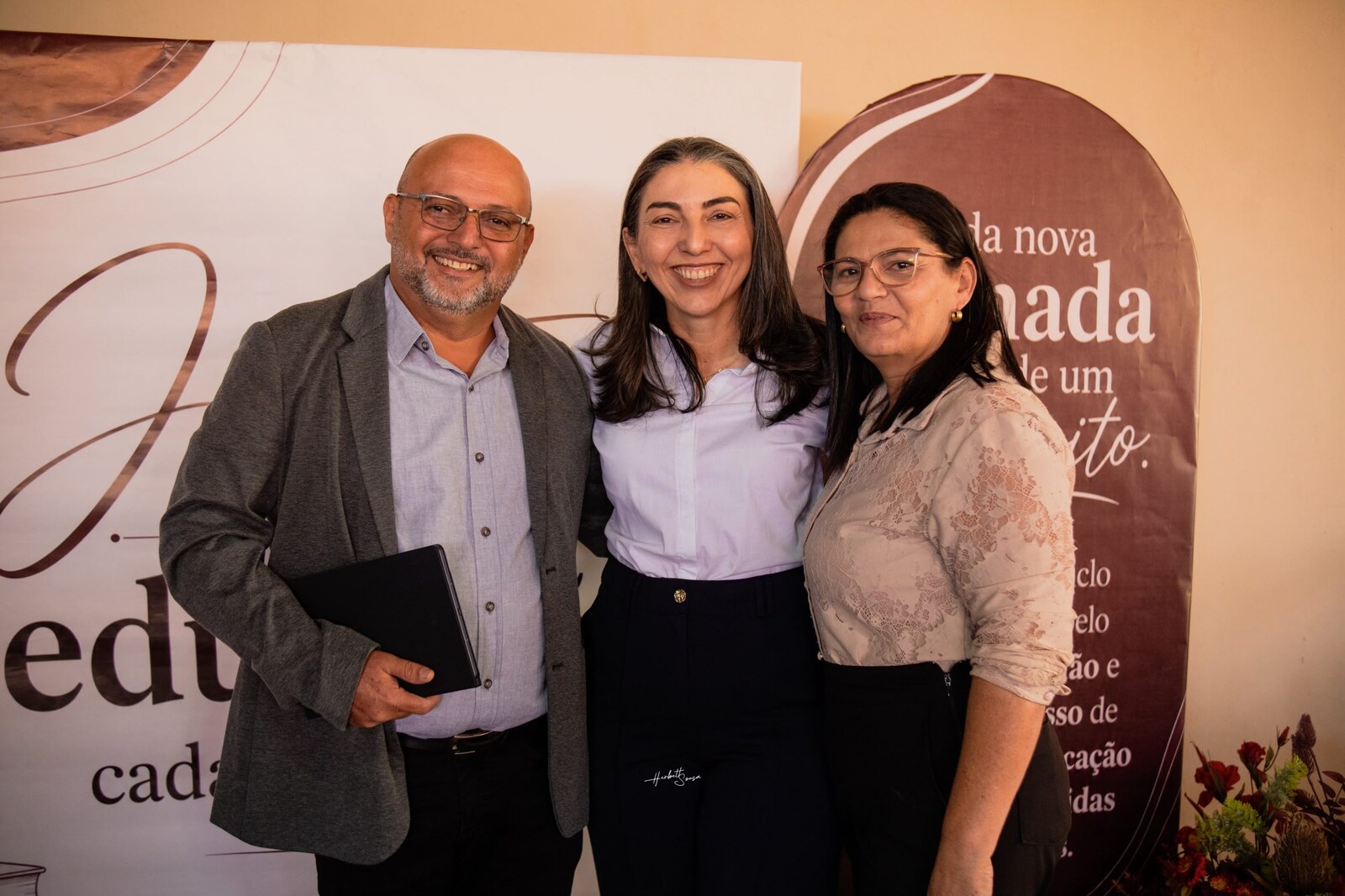Dormentes anuncia ex-padre Augusto como novo secretário de Educação