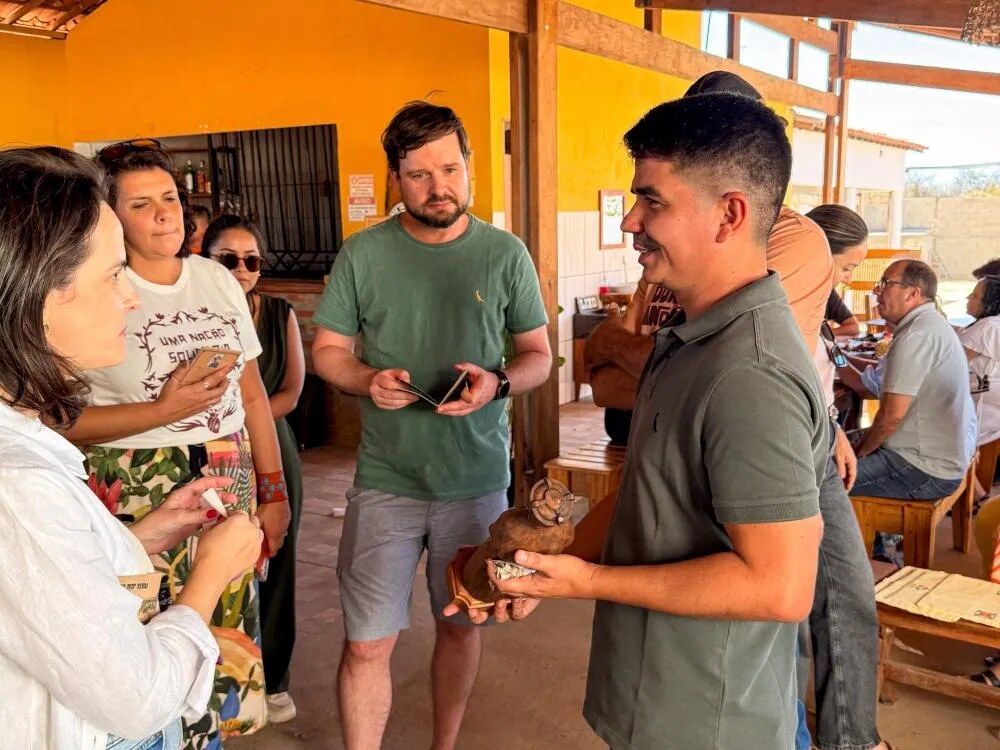 Artesanato e produção local foram apresentados à comitiva nacional