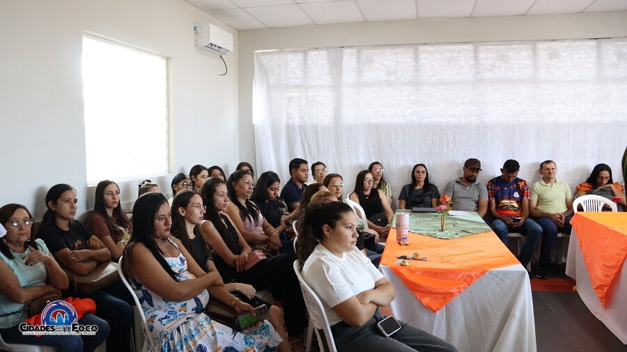 Profissionais da educação reunidos durante a Jornada Pedagógica em Curral Novo do Piauí — Foto: Cidades em Foco