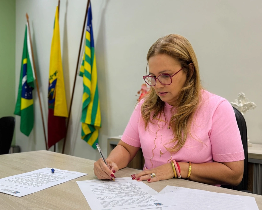 Município de São Raimundo Nonato pede bloqueio de R$ 989 mil de ex-prefeita