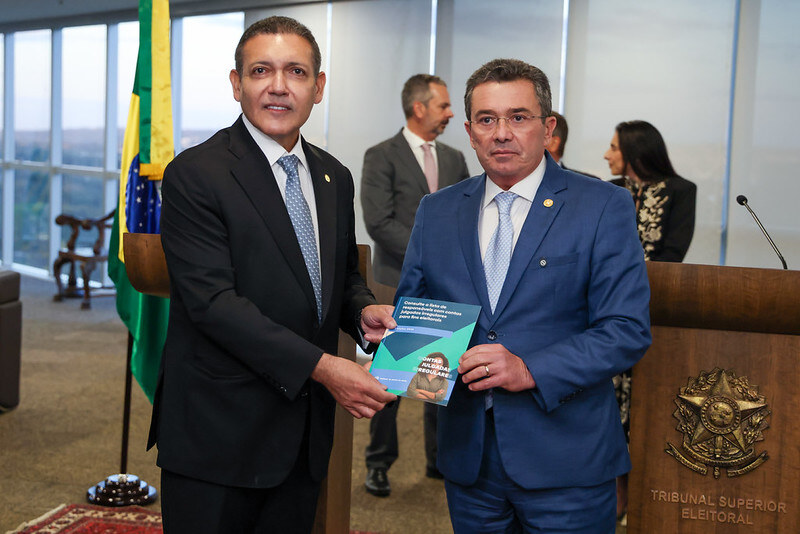 TSE recebe lista com 173 gestores do Piauí com contas irregulares no TCU