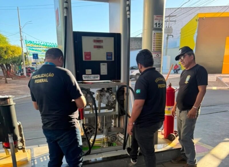 Operação autua 12 postos por irregularidades em combustíveis no Sul do Piauí