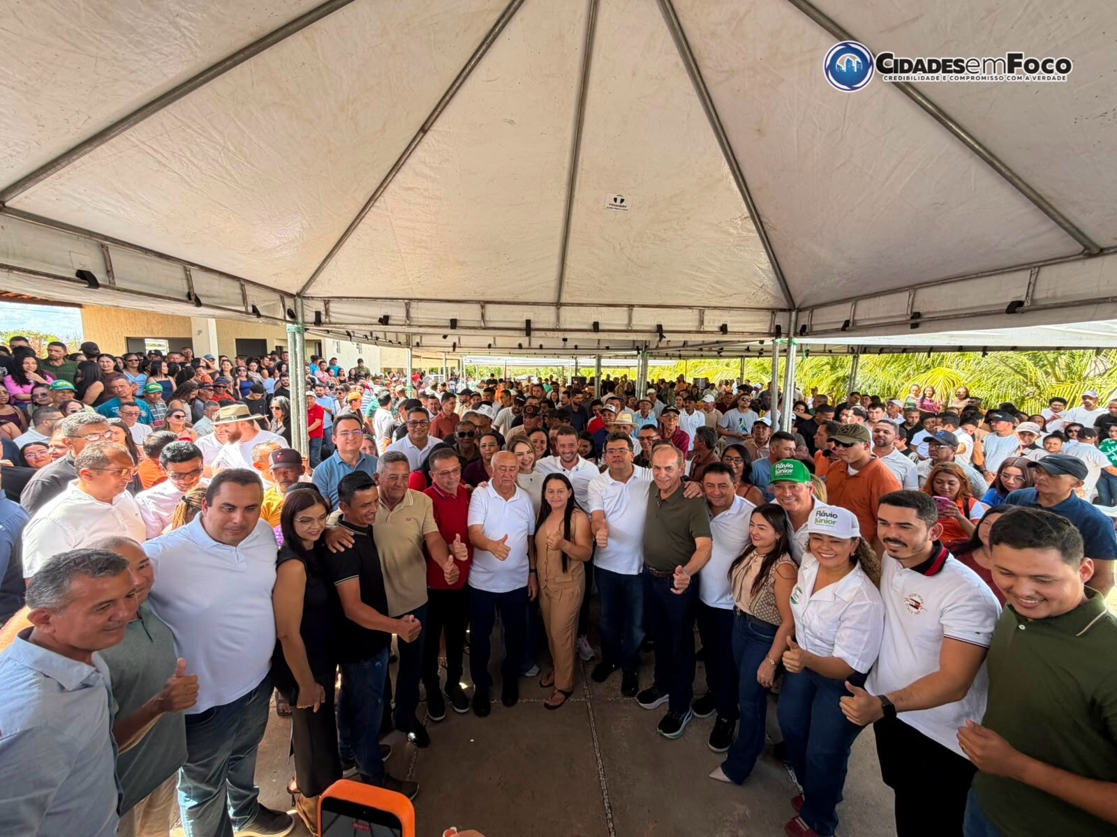 Rafael Fonteles acompanha início de obras de pavimentação asfáltica em Wall Ferraz