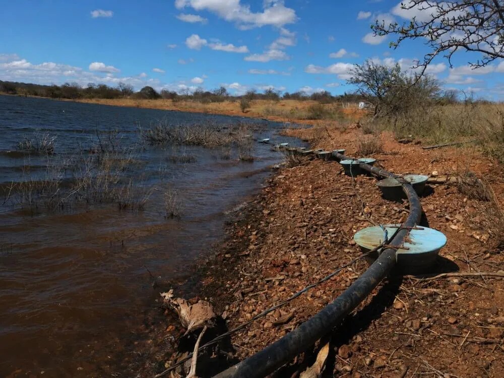 Furto de cabos elétricos interrompe abastecimento de água em Dirceu Arcoverde