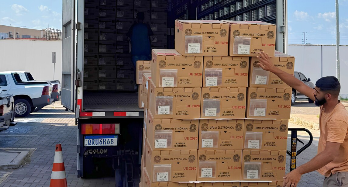 TRE-PI inicia envio de mais de 9 mil urnas eletrônicas para o interior
