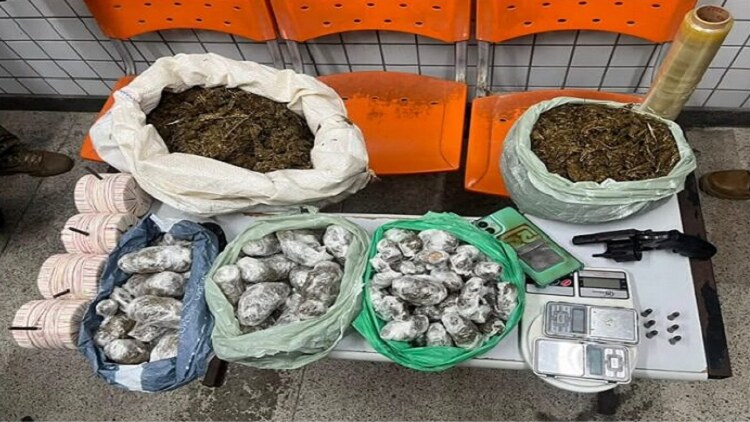 BOPE apreende maconha, arma e explosivos artesanais em Petrolina