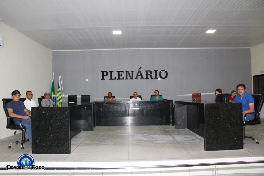 Câmara de Curral Novo aprova distribuição de absorventes e reajuste de servidores