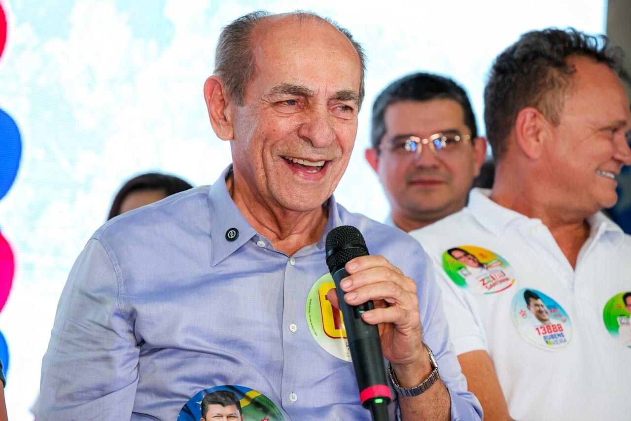 Marcelo Castro cumpre agenda em Teresina e participa de procissão em União