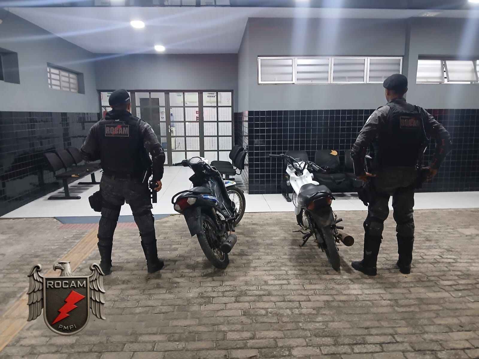 Polícia localiza motos suspeitas de envolvimento em morte de radialista no Piauí