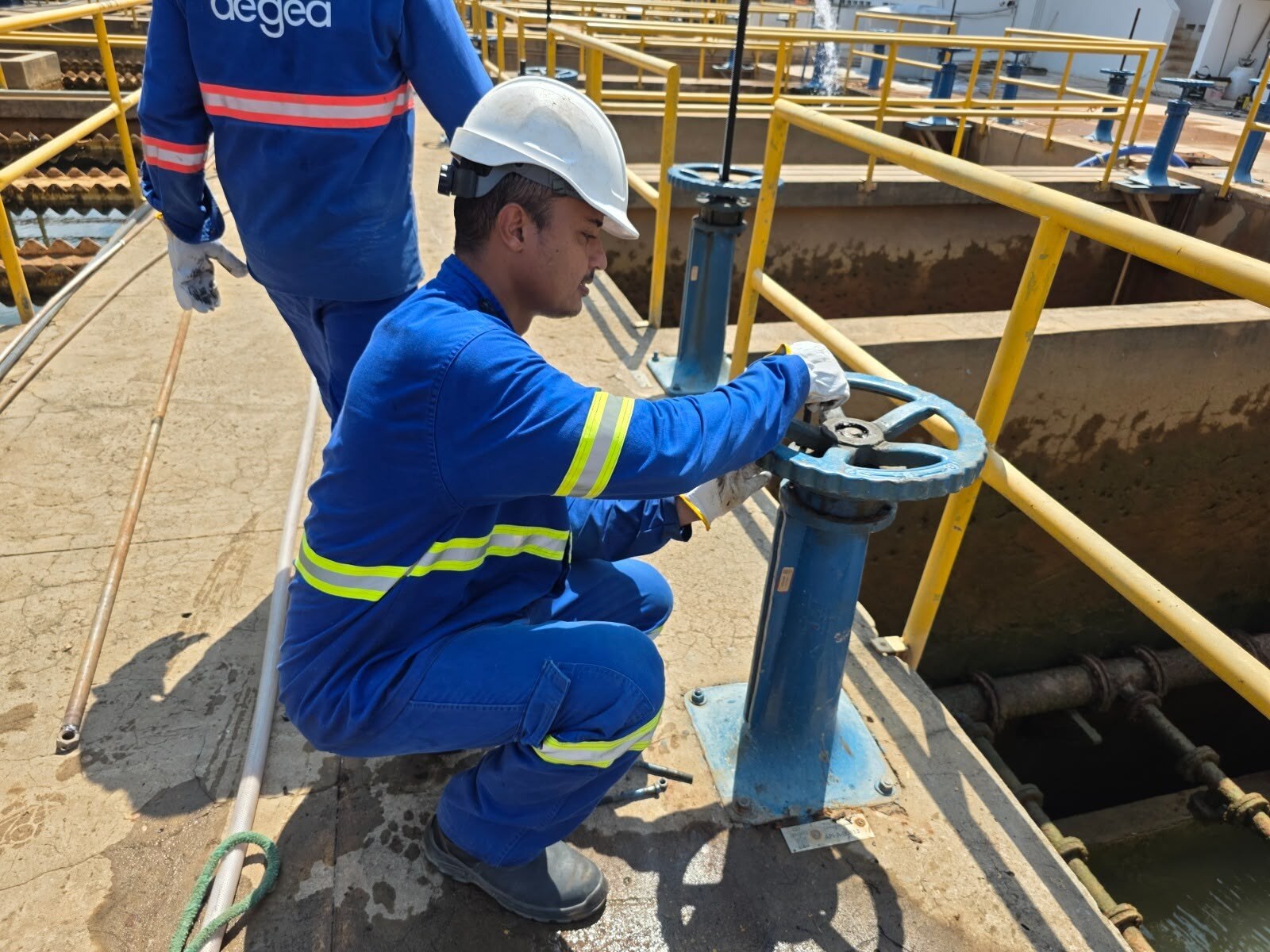 Equipamentos de bombeamento foram instalados para melhorar a distribuição de água nos municípios — Foto: Divulgação / Águas do Piauí