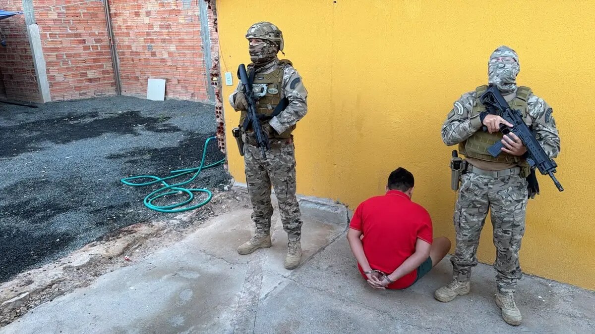 Investigações apontam que grupo criminoso monitorava rotina das autoridades policiais