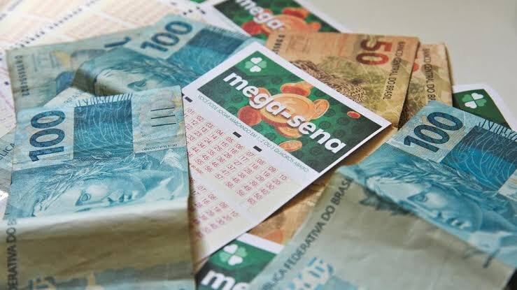 Bilhete da Mega-Sena em casa loterica