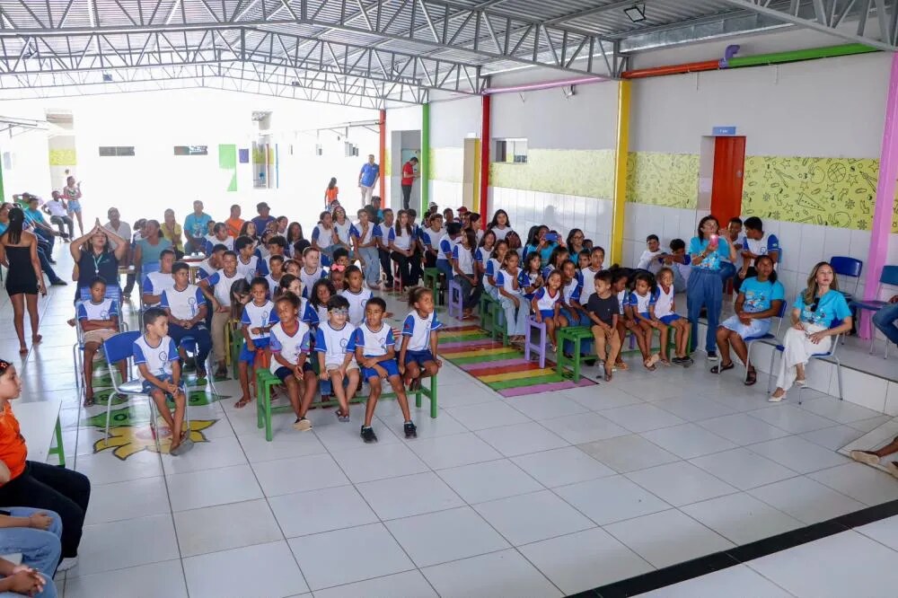 Espaço de leitura equipado para estudantes da rede pública em Dom Inocêncio
