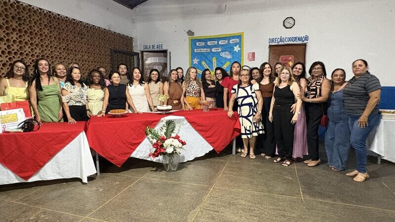 Escola de Picos promove café afetivo em homenagem ao Dia dos Professores